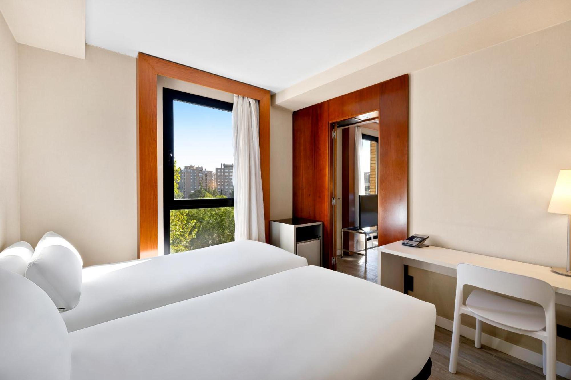 B&B Hotel Zaragoza Los Enlaces Estacion Экстерьер фото