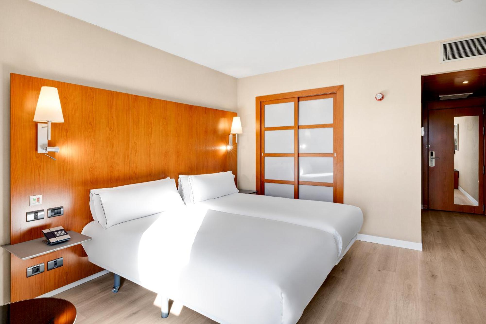B&B Hotel Zaragoza Los Enlaces Estacion Экстерьер фото